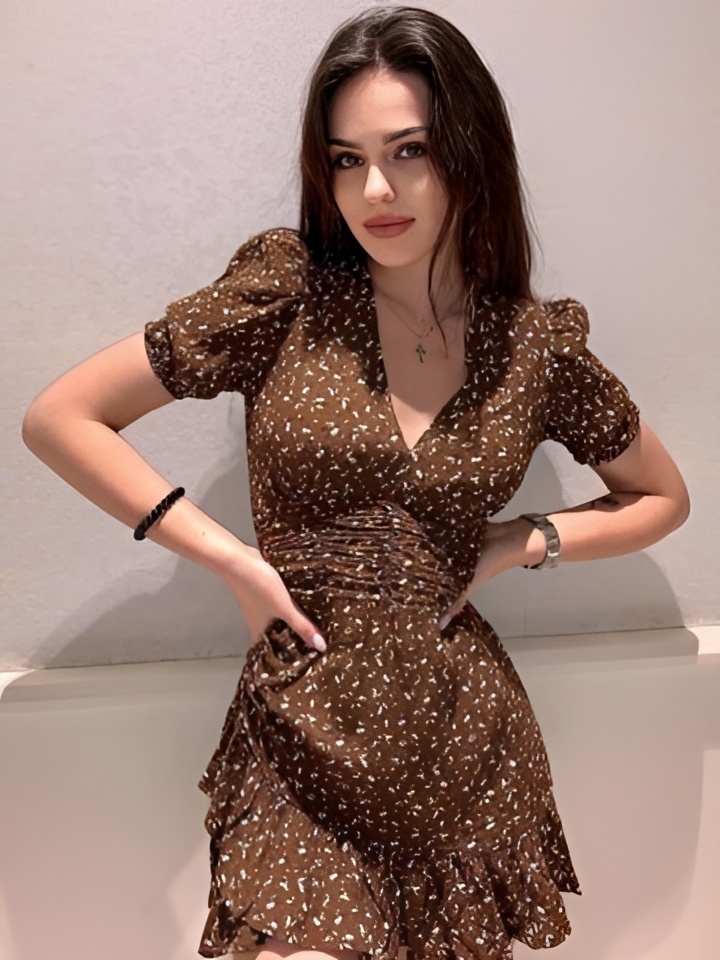 Василиса привлекальеная девушка из Мирного цена от 10000 руб