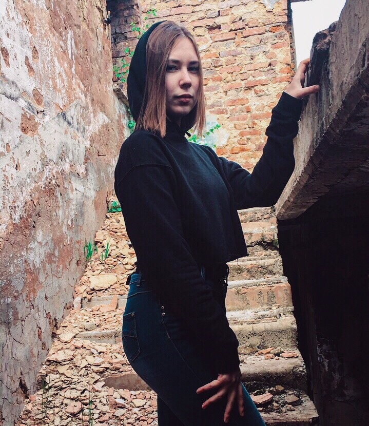 Елена привлекальеная девушка из Мирного цена от 3500 руб