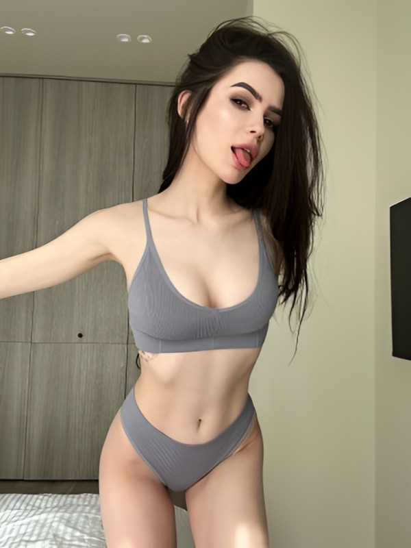 Алена привлекательная девушка из Мирного цена от 4000 руб