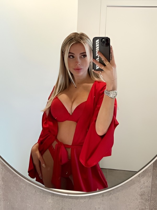 Белослава привлекательная девушка из Мирного цена от 5000 руб