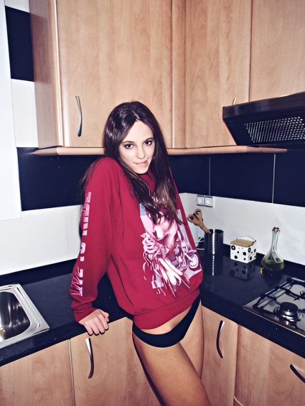 Лейла привлекательная девушка из Мирного цена от 5000 руб