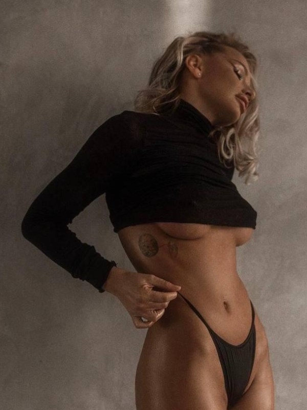 Леля привлекательная девушка из Мирного цена от 7000 руб